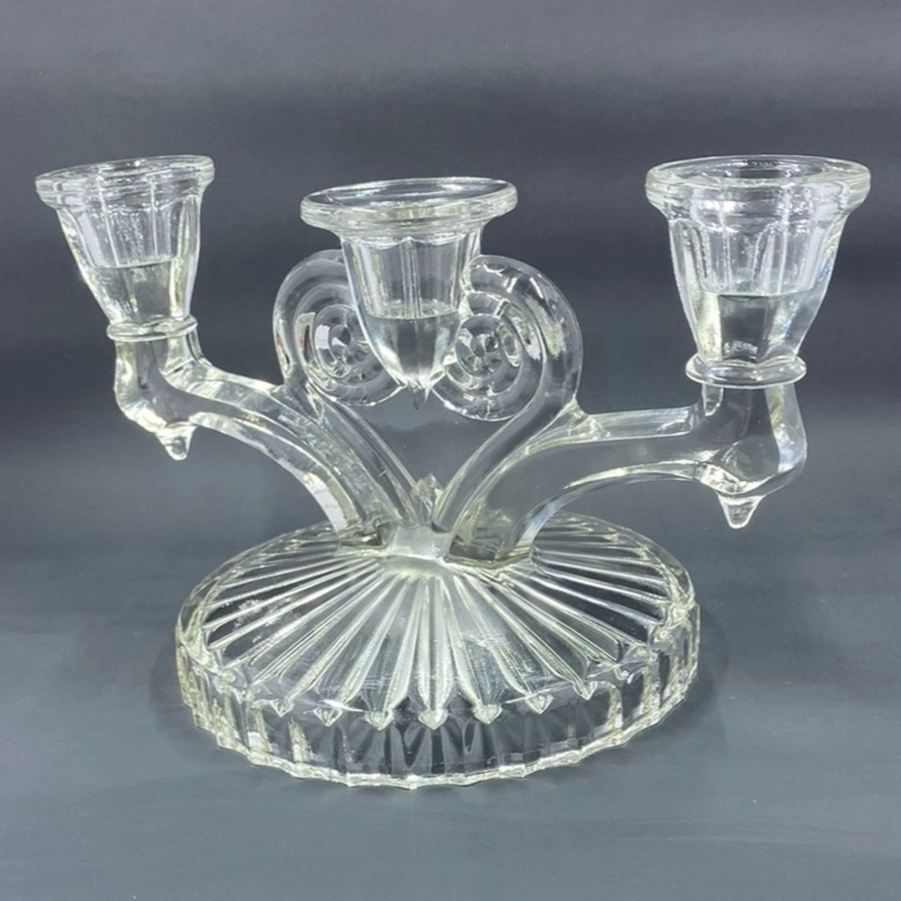 VINTAGE 1945-1956~THREE-LIGHT CANDLESTICK HOLDER~JEANETTE GLASS~USA~COSMOS~G21